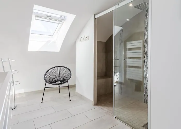 By Interhome Nyaraló *